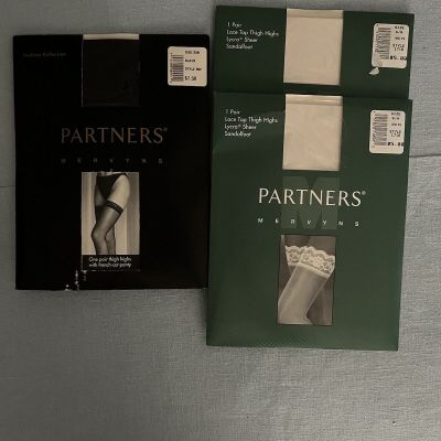 Vintage Partners Lace Top Thigh High Stockings Small Medium 3 pair 1 Blk 2 white
