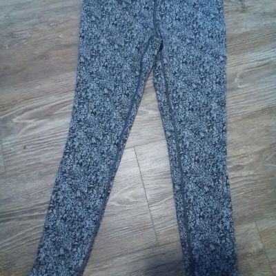 Ladies High waist Textured Black/White Leggings/Workout Sz S Phone Pocket