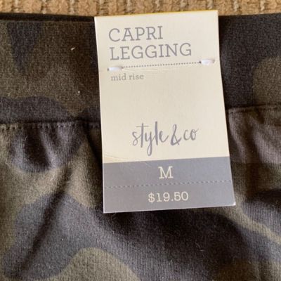 Style & Co Capri Camouflage Leggings Size M NWT