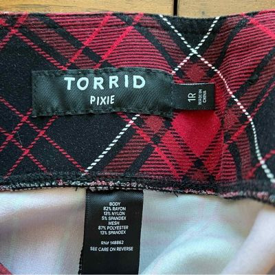 Torrid Crop Ponte Stretch Pixie Pant in Red Plaid Womens Size 1X