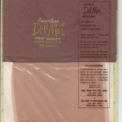NOS Del Mar (Dupont) Nylon Stockings Size (8 1/2 - 9 1/2)