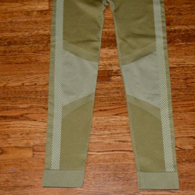 NWT FABLETICS ACTIVEWEAR WORKOUT YOGA HIGHWAISTED SEAMLESS CHECK LEGGINGS $60