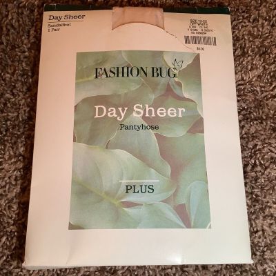 Fashion Bug day sheer pantyhose, color off white, Plus size: 1X-2X