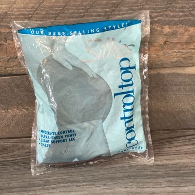 Silkies Control Top Pantyhose Ultra Sheen Size M Beige Sheer Toe Vintage USA NEW