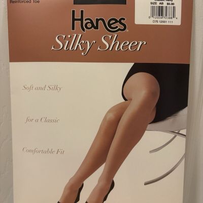 Hanes Silky Sheer Control Top Panty Pantyhose Reinforced Toe Classic Navy Sz AB