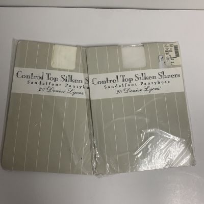 SANDALFOOT PANTYHOUSE White Full Figure Control Top Silken Sheers Small/Med