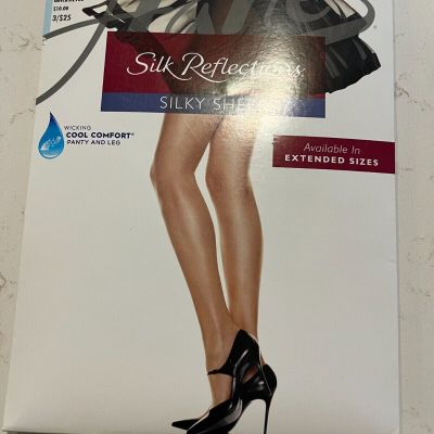 Hanes Silk Reflection Pantyhose Silky Sheer 717 Control Top Quicksilver Sz AB