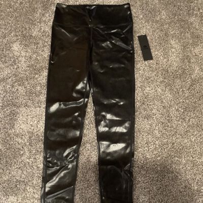 Mono B Womens Shiny Black Leggings. New With Tag. Size Medium