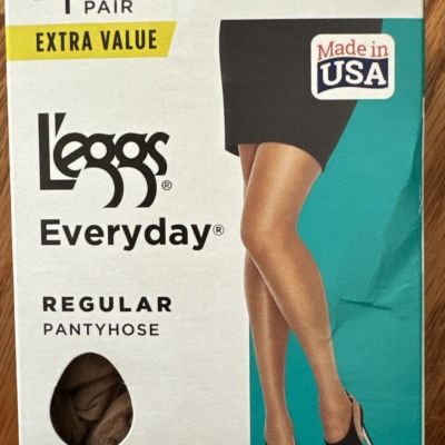 L'eggs Everyday Regular Pantyhose, Nude, Size Medium or Queen, 4 pair box, NIP