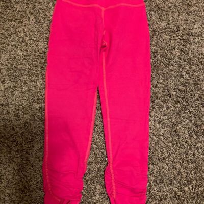 Beyond Yoga Bright Pink Ruched Leggings Pedal Pusher Length Estimated Size XXS
