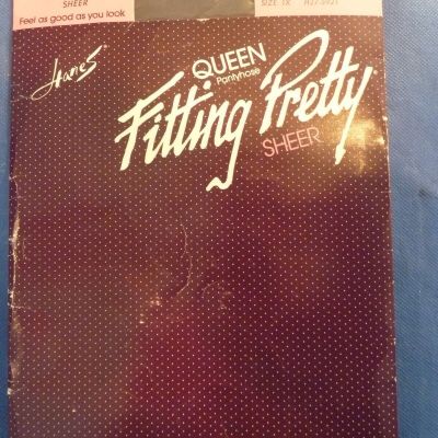 Hanes Fitting Pretty Pantyhose 1X Barely Black Free Shipping!