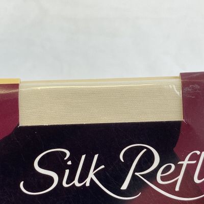 Hanes Womens Silk Reflections Control Top Sz CD Pantyhose Silky Sheer Pearl NOS
