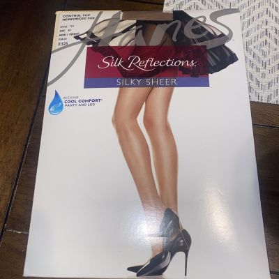 NEW Hanes Silk Reflections silky sheer Barely There pantyhose size EF
