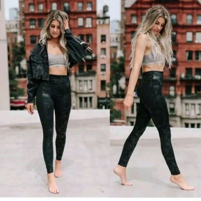 Spanx Faux Leather Matte Black Leggings Camo Size L Style 20185R Slimming Shape