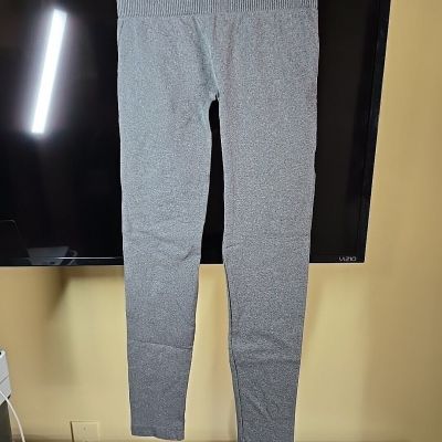 One Step Up Gray Leggings, Size M-AMS