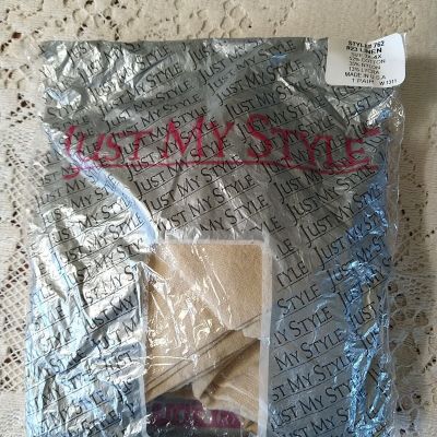 New Old Stock Just My Style Pantyhose Size 3x-4x Linen USA 1 Pair