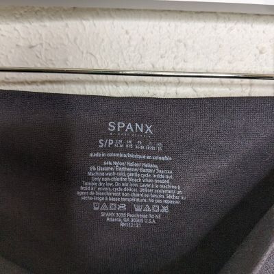 Spanx Look At Me Now Seamless Crop 7/8 Leggings Very Black Size S Style #FL3515