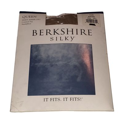 BERKSHIRE Silky Pantyhose Size Q/Petite NUDE Sheer Leg, Control Top Sandalfoot