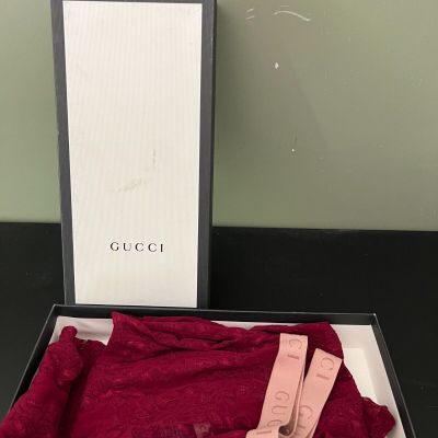 NEW Gucci Burgundy Floral Lace  Tights Pantyhose Size M With Box