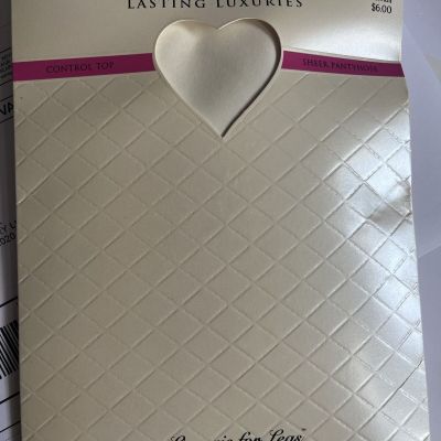 Vintage Victorias Secret Pantyhose/sz Small ~LASTING LUXURIES/Cream