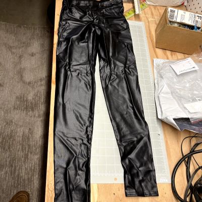 Shiny Wet Look Zipper Crotch Leggings