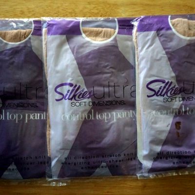 SILKIES ULTRA 3 PAIR SOFT DIMENSIONS CONTROL TOP NUDE PANTYHOSE/SIZE MEDIUM/NEW