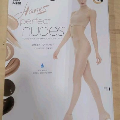 Hanes PN0002 Perfect Nudes Pantyhose 1/2X Nude5 Tan