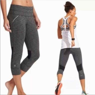 Athleta #862109 Gray Black Relay Capri Leggings Reflective Yoga Exercise Gym