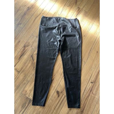 NWT Wonderly size 2X black camouflage faux leather leggings