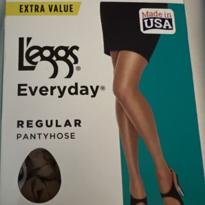 L'eggs Everyday Women's Nylon Pantyhose Medium Nude Sheer Toe 4 Pair Total
