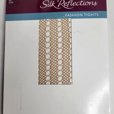 Hanes Silk Reflections  Panty Fashion Tights Style 08754 Size CD Nude