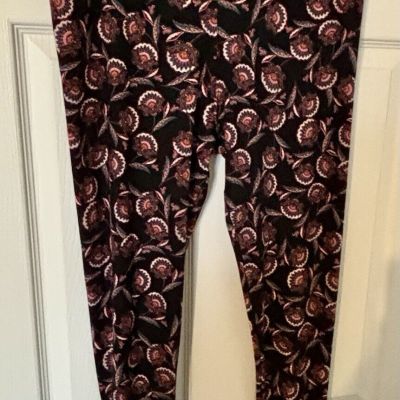 lularoe tc tall curvy leggings- black floral plus size