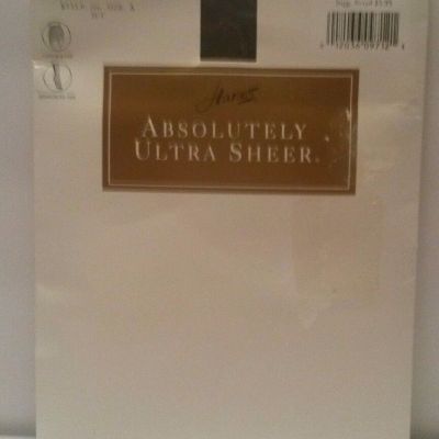 Hanes Women's Absolutely Ultra Sheer Toe Pantyhose NWT Size A Jet Black