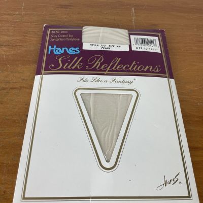 Vintage Hanes Silk Reflections 717 Silky Control Top Pearl AB Pantyhose Unused