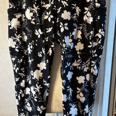VERSONA Womens Black White Floral Crop Leggings Pockets Mesh Sz Medium