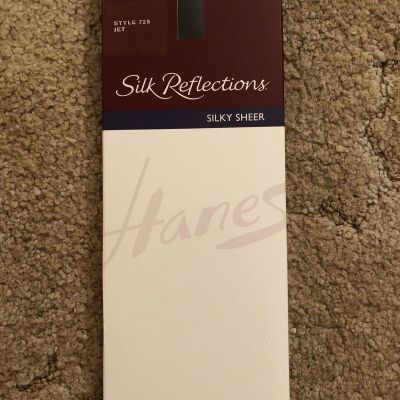 Hanes Silk Reflections 725 Sandalfoot Jet Colored Knee highs 2 Pair