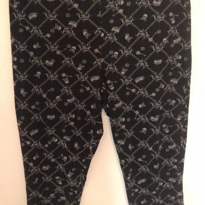 Torrid Cropped Leggings Lounge Pant Size 3 (3X) Black Skull Crown Print