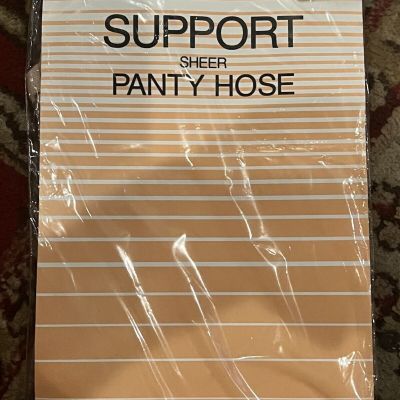 Vintage Support Sheer Pantyhose Petite/Medium Beige