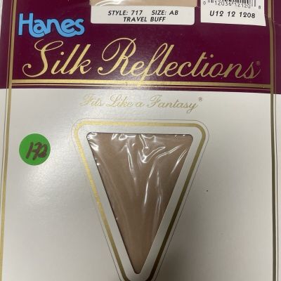 (172) New Hanes Silk Reflections  Pearl  715 Size AB pearl panty hose
