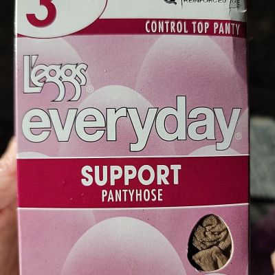 3 Pair Box Of Leggs Control Top Pantyhose Plus Size Q NUDE