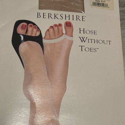 Berkshire Ultra Sheer Hosiery Without Toes Control Top Pantyhose Size 2 Nude New