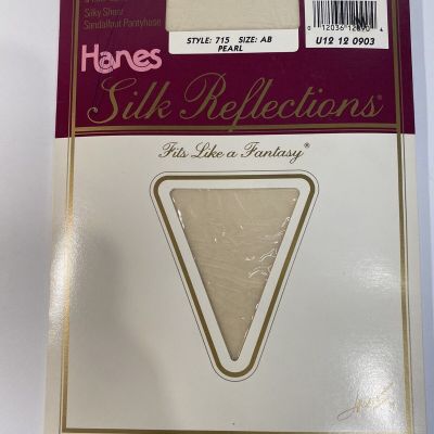 Vintage Hanes Silk Reflections Silky Sheer Pearl AB Pantyhose NOS