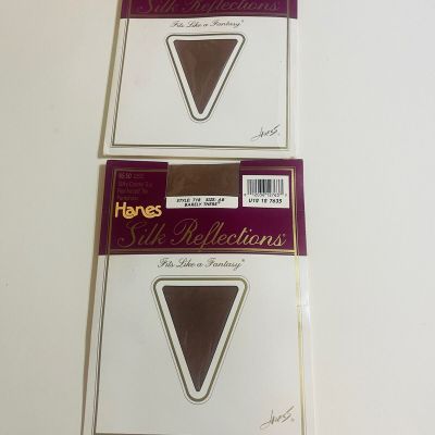 (2)1995 Vintage Pantyhose Hanes Silk Reflections Style 718 Size CD Barely There