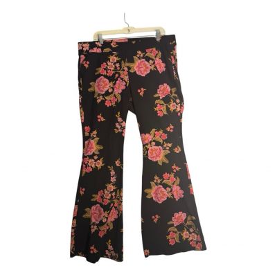 Torrid Black Floral Leggings Size 3x Deep Side Pockets Flare Legs Great Cond ‘24