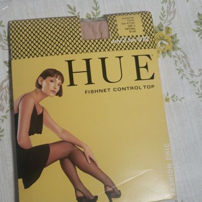 Hue Hosiery Nude Fishnet Control Top Natural Size 3 Pantyhose