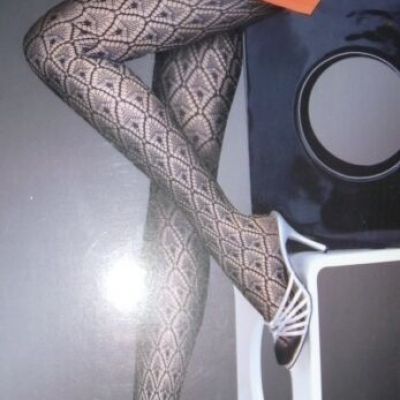 Fishnet Pantyhose Black Stockings Fits 100 to 175 lbs / 5' to 5'10 NWT FUL-453