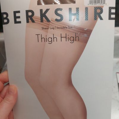 Berkshire Sheer Leg Thigh High Invisible Toe Stockings Stone Sz C D 1590