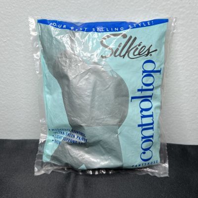 Silkies Control Top Sheer Pantyhose Moderate Control Nude Natural Queen/XL Flaw