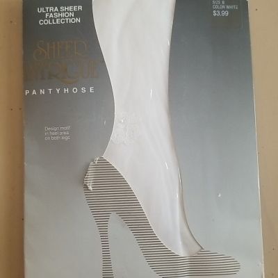 Sheer Intrigue Pantyhose Flower On Heel / Ankle Design White Size B Vintage