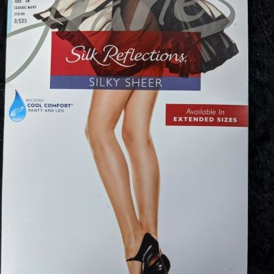 Hanes Silk Reflections  Tights Classic Navy Size AB NWT Pantyhose